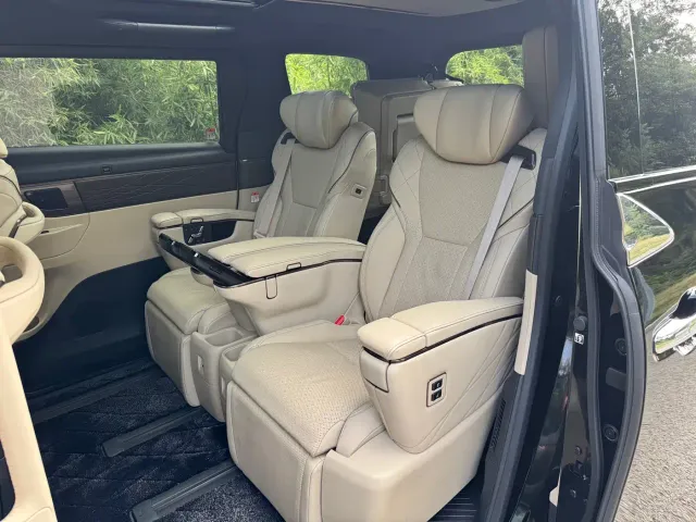 Toyota Vellfire — Фото автомобиля 5