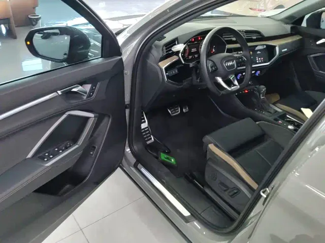 Audi Q3 — Фото автомобиля 15
