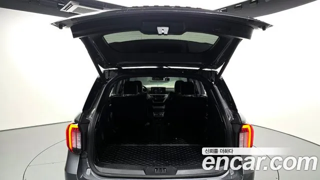Ford Explorer Explorer 6 поколение 2.3 ST-Line 4WD — Фото автомобиля 17