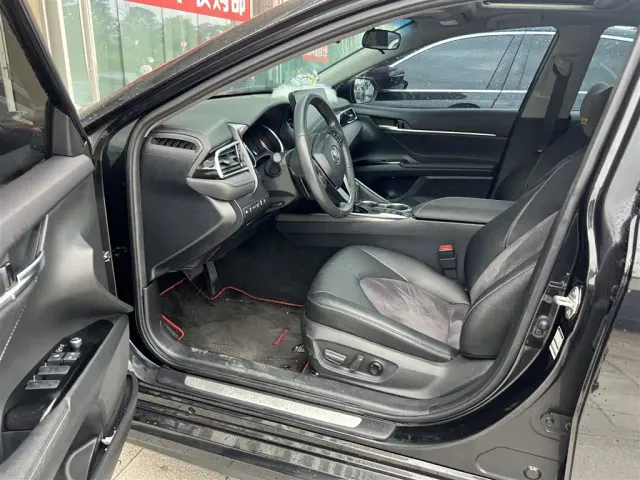 Toyota Camry — Фото автомобиля 4