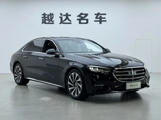 Mercedes-Benz E-Class — Фото автомобиля 3