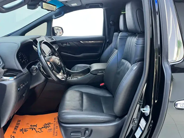Toyota Vellfire — Фото автомобиля 6