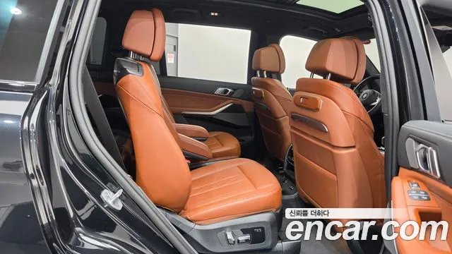BMW X7 — Фото автомобиля 9