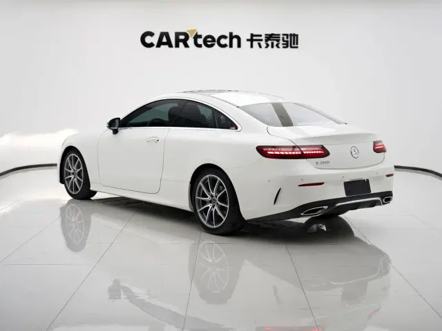 Mercedes-Benz E-Class — Фото автомобиля 16
