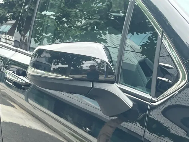 Toyota Sienna — Фото автомобиля 20