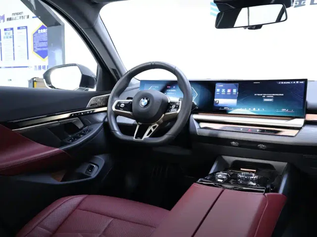 BMW 5 Series — Фото автомобиля 14