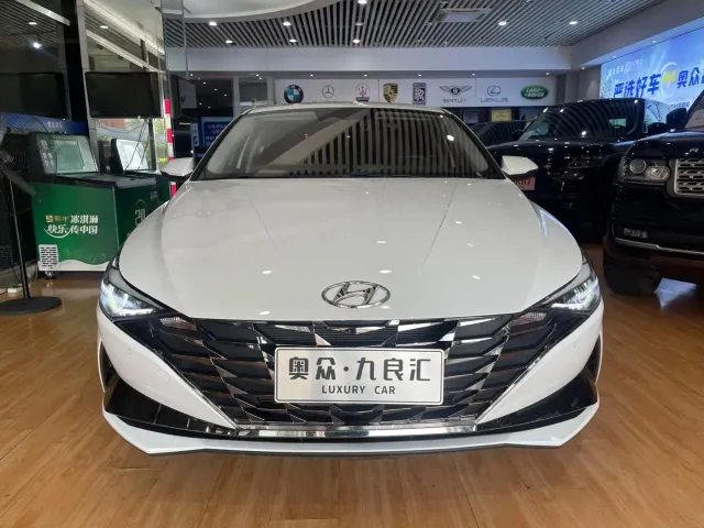 Hyundai Elantra — Фото автомобиля 2