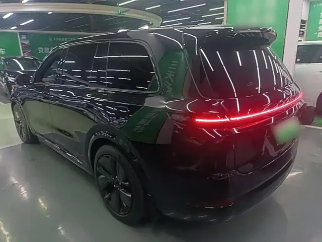 Li Auto L9 — Фото автомобиля 4