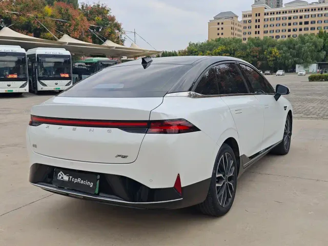 Xpeng P5 — Фото автомобиля 9