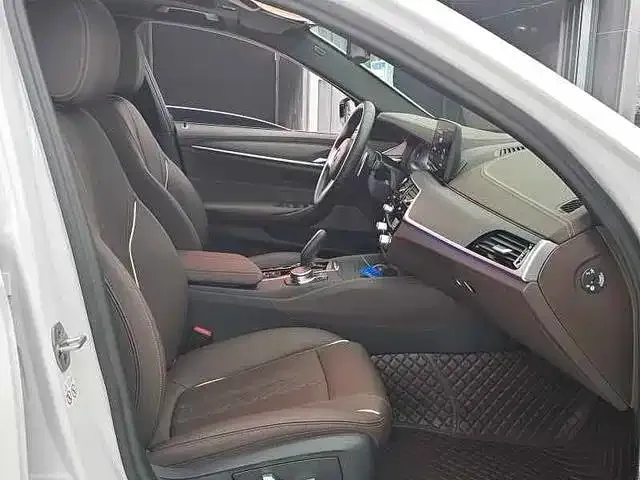 BMW 5 Series — Фото автомобиля 18