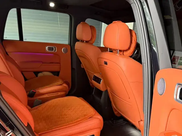 Li Auto L8 — Фото автомобиля 6