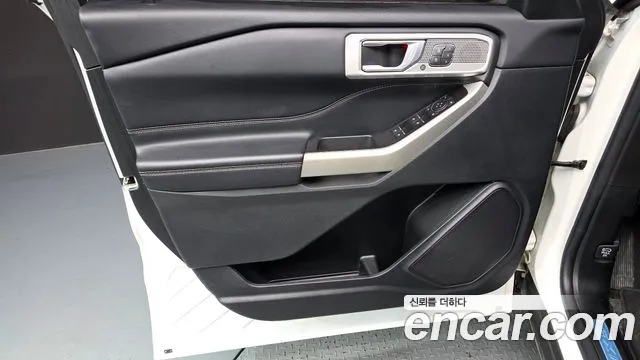 Ford Explorer — Фото автомобиля 21