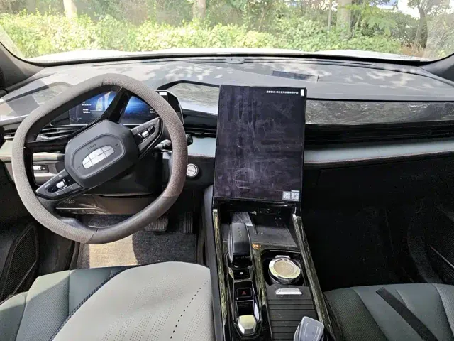 Geely Boyue — Фото автомобиля 12