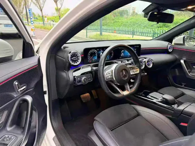 Mercedes-Benz A-Class — Фото автомобиля 3