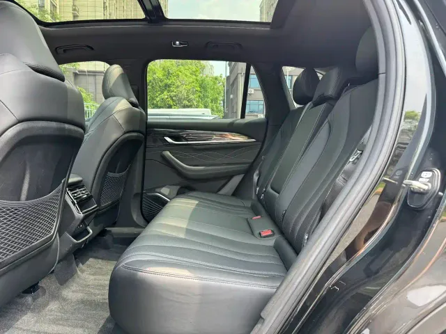 Geely Xingyue L — Фото автомобиля 8