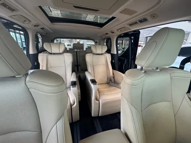 Toyota Alphard — Фото автомобиля 14