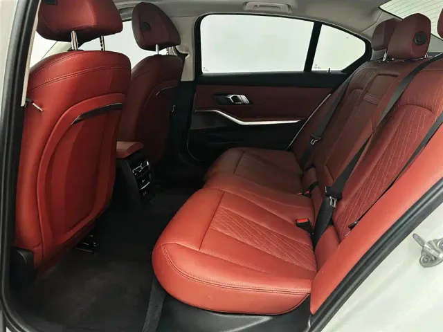 BMW 3 Series — Фото автомобиля 13
