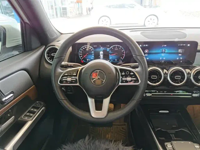 Mercedes-Benz GLB-Class — Фото автомобиля 10