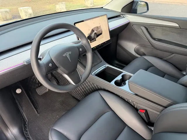 Tesla Model Y — Фото автомобиля 6