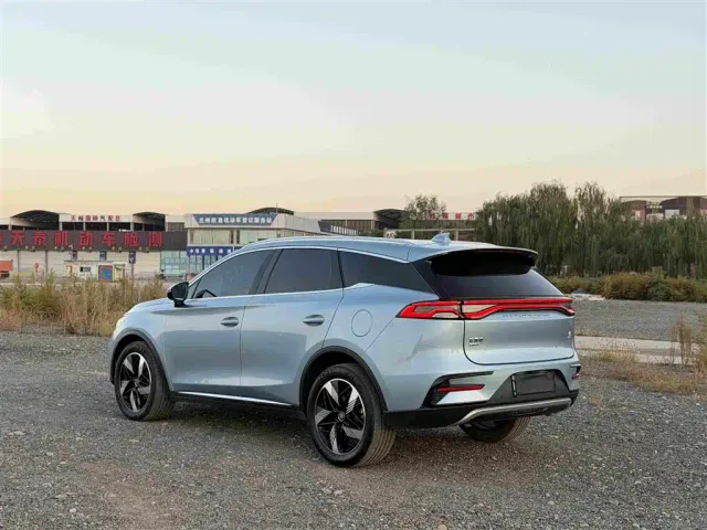 BYD Tang — Фото автомобиля 6