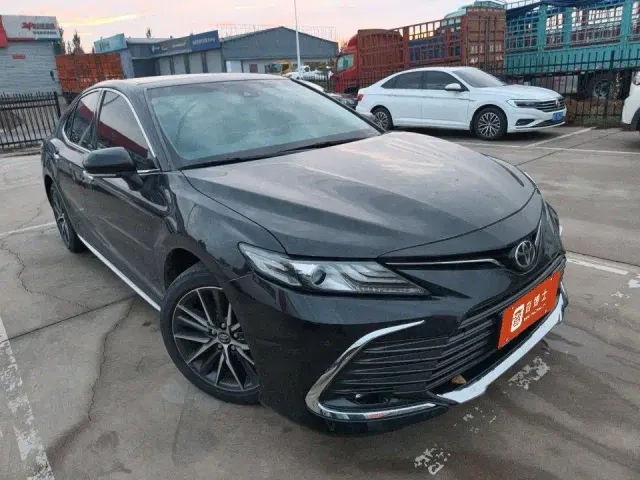 Toyota Camry — Фото автомобиля 2