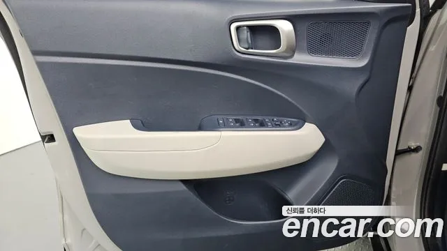 Hyundai Venue — Фото автомобиля 13