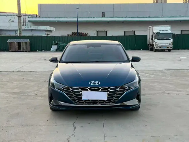 Hyundai Elantra — Фото автомобиля 2