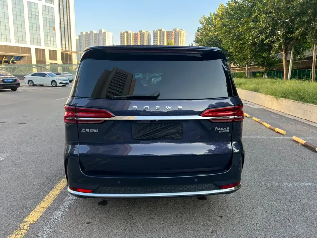 Roewe iMAX8 — Фото автомобиля 9