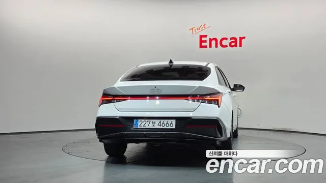 Hyundai Avante — Фото автомобиля 4