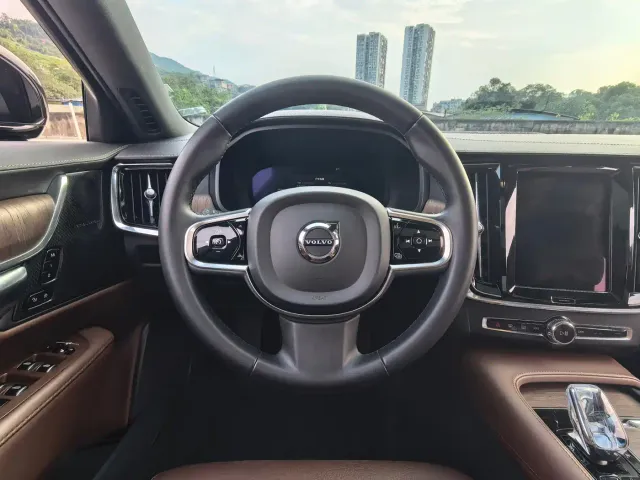 Volvo S90 — Фото автомобиля 7