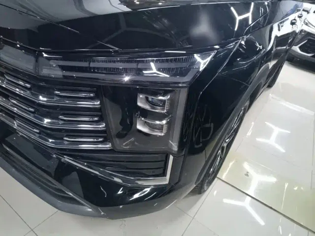 JAC Motors JAC X8 PLUS — Фото автомобиля 23