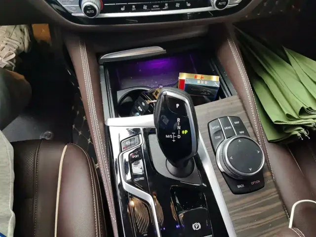 BMW 5 Series — Фото автомобиля 6