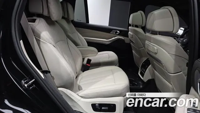 BMW X7 — Фото автомобиля 12