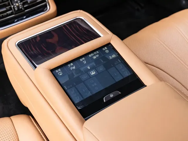 Lexus LS — Фото автомобиля 19