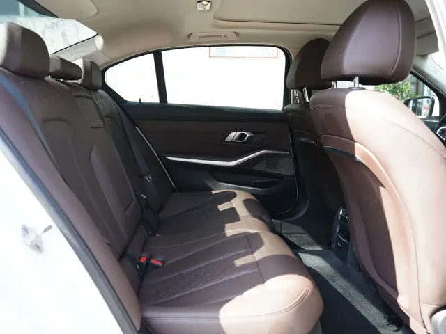 BMW 3 Series — Фото автомобиля 6