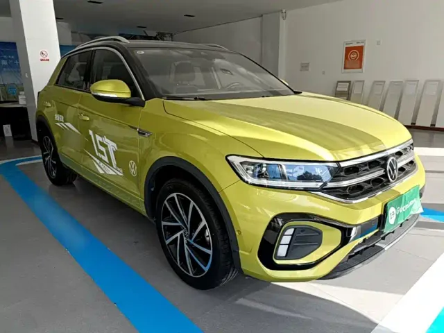 Volkswagen T-Roc — Фото автомобиля 3