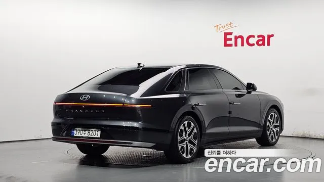 Hyundai Grandeur Grandeur (GN7) 2.5 Бензин 2WD — Фото автомобиля 2