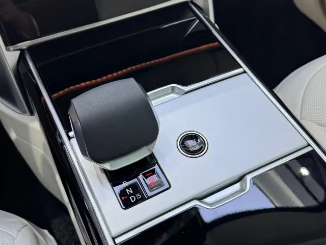 Land Rover Range Rover — Фото автомобиля 11
