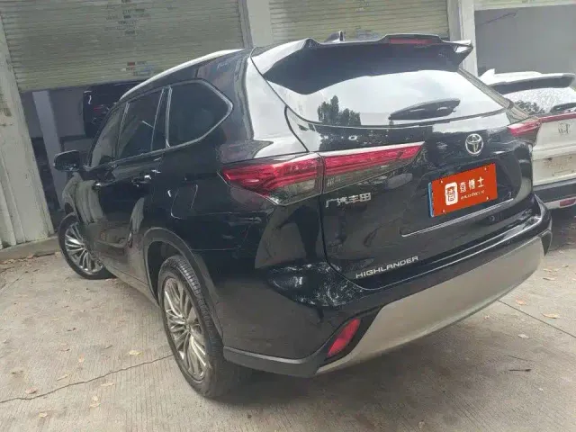 Toyota Highlander — Фото автомобиля 8
