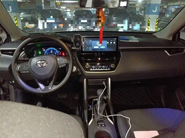 Toyota Corolla Cross — Фото автомобиля 12