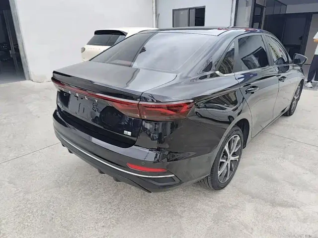 Geely Emgrand — Фото автомобиля 4
