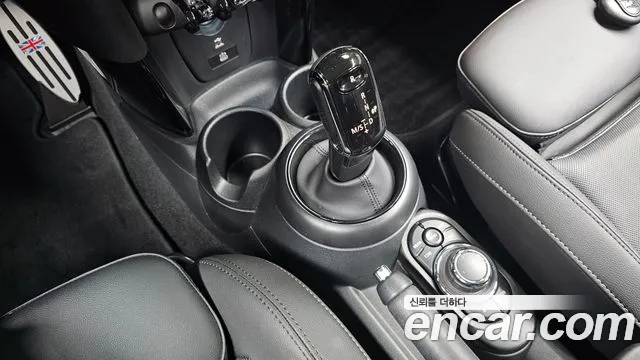 Mini Cooper Cooper 5 дверей Classic — Фото автомобиля 9
