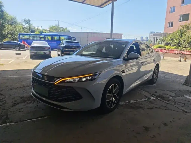 Фотография автомобиля — BYD Qin L