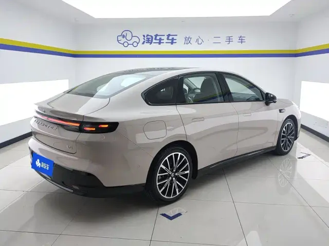 Leapmotor B01 — Фото автомобиля 3