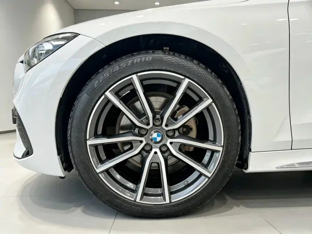 BMW 3 Series — Фото автомобиля 16