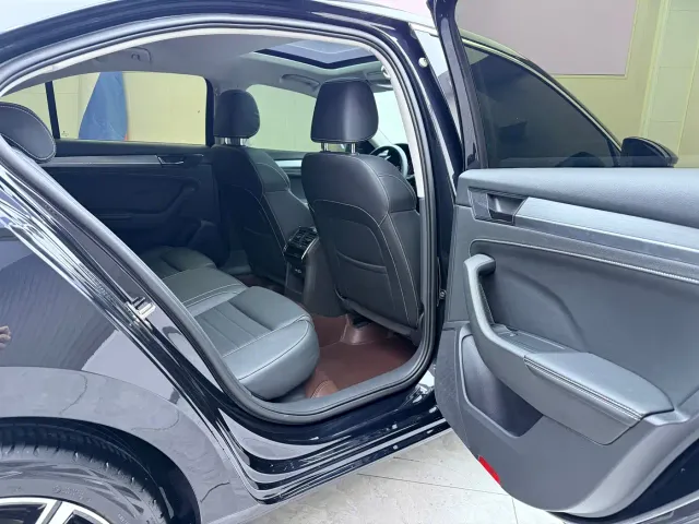 Skoda Superb — Фото автомобиля 21