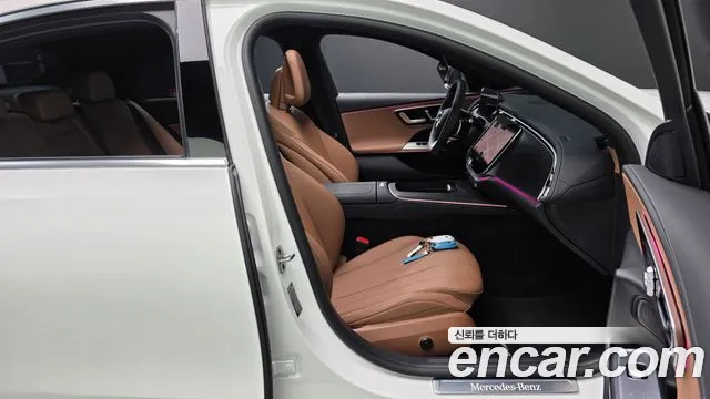Mercedes-Benz E-Class — Фото автомобиля 23