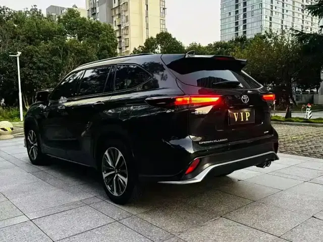 Toyota Crown Kluger — Фото автомобиля 7