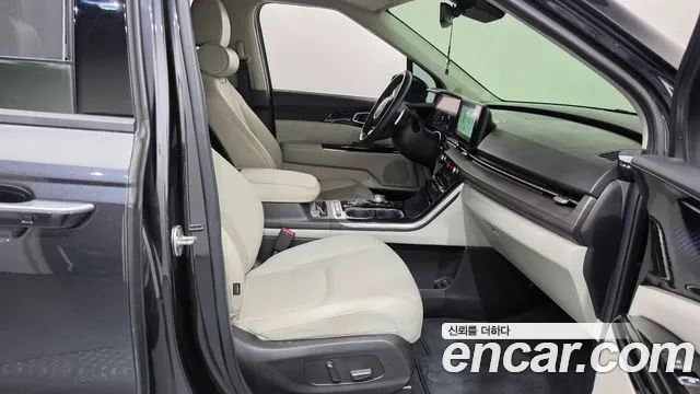 Kia Carnival Generation 4 — Фото автомобиля 16