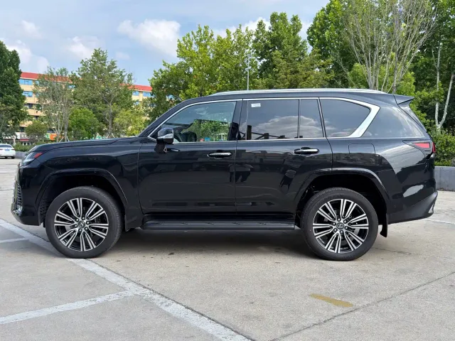 Lexus LX — Фото автомобиля 10